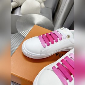 Спортивные кроссовки LV Time Out Классическая форма из гладкой ко