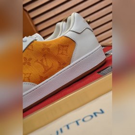 LOUIS VUITTO  Классические модные кроссовки LV Внутренняя часть