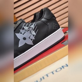LOUIS VUITTO  Классические модные кроссовки LV Внутренняя часть
