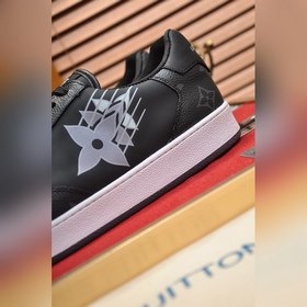 LOUIS VUITTO  Классические модные кроссовки LV Внутренняя часть