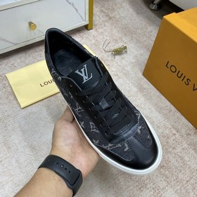 LOUIS VUITTON Луи Виттон Миланский показ мод. Повседневные кроссо