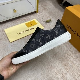LOUIS VUITTON Луи Виттон Миланский показ мод. Повседневные кроссо