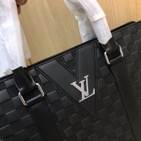 LV Мужской роскошный портфель Модель： 824-1 Новая гладкая кожаная
