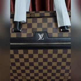 LV сумка через плечо с ручкой Модель： 869-1 Изготовлена из класси