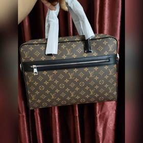 LV Сумка-портфель через плечо Модель： 869-1 Изготовлена из класс