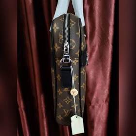 LV Сумка-портфель через плечо Модель： 869-1 Изготовлена из класс