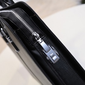 Мужской портфель LV из телячьей кожи Изготовлена из телячьей кожи