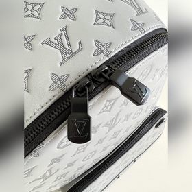 LV  Рюкзак RACER Модель M46105 Серый, полностью из кожи Серия р