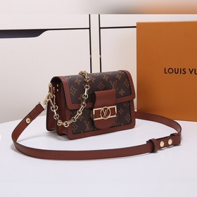 Сумка LV Mini Dauphine Модель： М44582 Миниатюрный дизайн сочетает