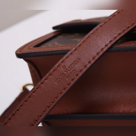 Сумка LV Mini Dauphine Модель： М44582 Миниатюрный дизайн сочетает