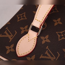 Косметичка LV Nice Модель： M42265 Вдохновленная культовой космет