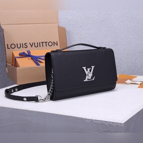 LV Lockme сумка Модель： M56088 Эта сумка Lockme с фирменным замко