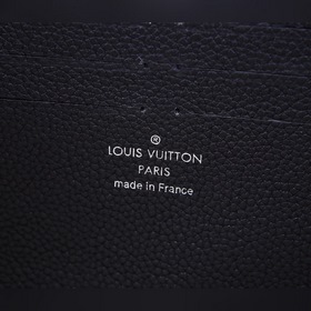 LV Lockme сумка Модель： M56088 Эта сумка Lockme с фирменным замко