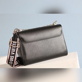 Сумка LV TWIST среднего размера Эта изящная сумка небольшого раз