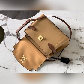 LV Lockme Ever BB сумка, абрикосовый с бежевым, модель M56645 Сум