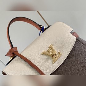 LV Lockme Ever BB сумка темно-коричневого цвета с жемчужно-белым
