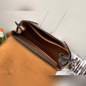 LV Lockme Ever BB сумка темно-коричневого цвета с жемчужно-белым 