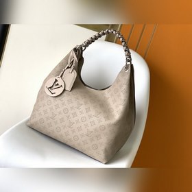 LV Модель M53188 Сумка через плечо Эта сумка изготовлена из имп