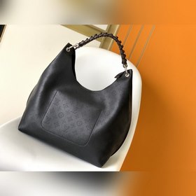 LV Модель M53188 Сумка через плечо Эта сумка изготовлена из имп
