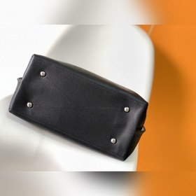 LV Модель M53188 Сумка через плечо Эта сумка изготовлена из имп