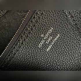 LV Модель M53188 Сумка через плечо Эта сумка изготовлена из имп