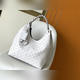 LV Модель M53188 Сумка через плечо Эта сумка изготовлена из имп
