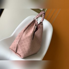 LV Модель M53188 Сумка через плечо Эта сумка изготовлена из имп