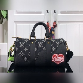 Сумка LV KEEPALL XS через плечо Раннее весна 2022 года ознаменов