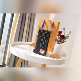 LV Модель M81107 Кошелек на молнии ZIPPY VERTICAL Этот вертикальн