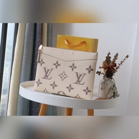 LV DAILY Сумка в руке Модель M80174 Бежевый Сумка Daily из мягко