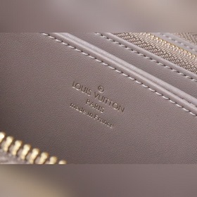 LV Кошелек на молнии Модель M81510 Изготовлен из кожи ягненка с т
