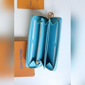 LV Кошелек на молнии Модель M81510 Изготовлен из кожи ягненка с т