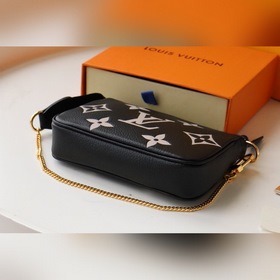 LV Mini Pochette Accessoires клатч, модель M80732 Сумка Mini Poc