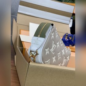 LV Mini Pochette Accessoires клатч, модель M81284, зеленый  Эта 