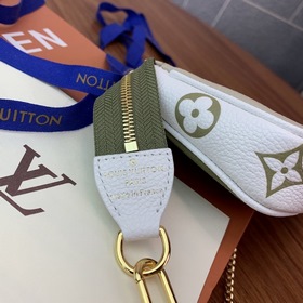 LV Mini Pochette Accessoires клатч, модель M81284, зеленый  Эта 