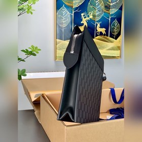 Сумка LV Standing Pouch, модель N64612, черный Эта сумка Standin