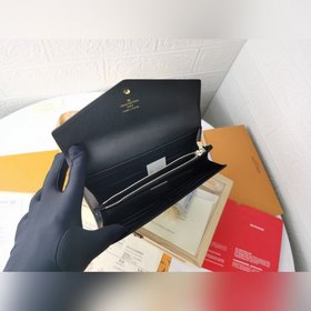 LV SARAH Кошелек в форме конверта Модель： M80496/61182/60531 Это