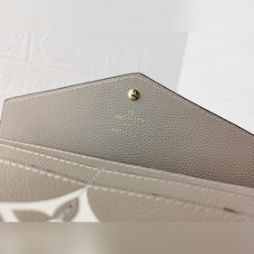 LV SARAH Кошелек в форме конверта Модель： M80496/61182/60531 Это