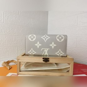 LV SARAH Кошелек в форме конверта Модель： M80496/61182/60531 Это