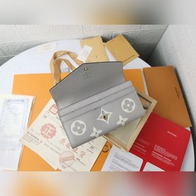 LV SARAH Кошелек в форме конверта Модель： M80496/61182/60531 Это