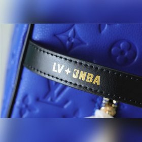 LV Модель M21106 DOPP KIT Сумка для туалетных принадлежностей Руч