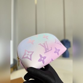 LV Модель M81270 Серия косметичек с градиентным цветом Эта комп