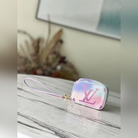 LV  Модель M81339 Spring in the City Капсульная коллекция «True