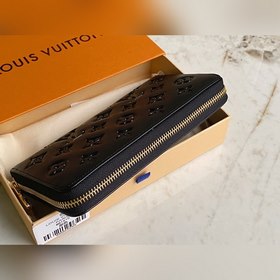 LV Модель M81510 Черный кожаный кошелек с одной молнией Этот ко