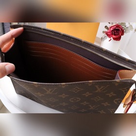 Средняя сумка LV POCHETTE VOYAGE Модель M47543 с цепочкой и двумя