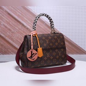 Сумка LV Cluny BB Модель： M43982 Эта сумка Cluny BB изготовлена и