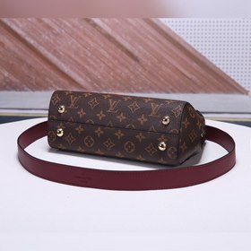 Сумка LV Cluny BB Модель： M43982 Эта сумка Cluny BB изготовлена и