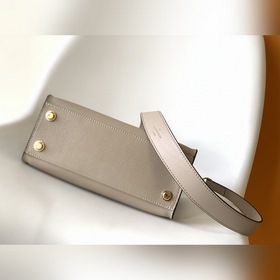 LV ON MY SIDE Маленькая сумка Модель M57728 Черный Модель M57729 