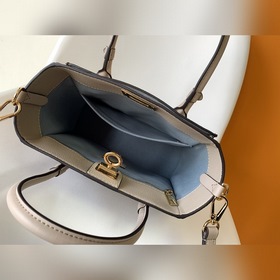 LV ON MY SIDE Маленькая сумка Модель M57728 Черный Модель M57729 