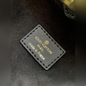 LV ON MY SIDE Маленькая сумка Модель M57728 Черный Модель M57729 